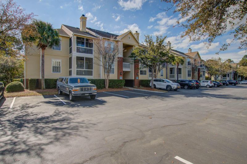 1600 Long Grove Dr #323, Mount Pleasant, SC 29464