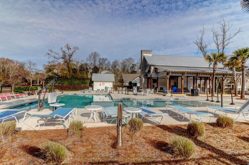 1532 Oldenburg Dr, Mount Pleasant, SC 29429