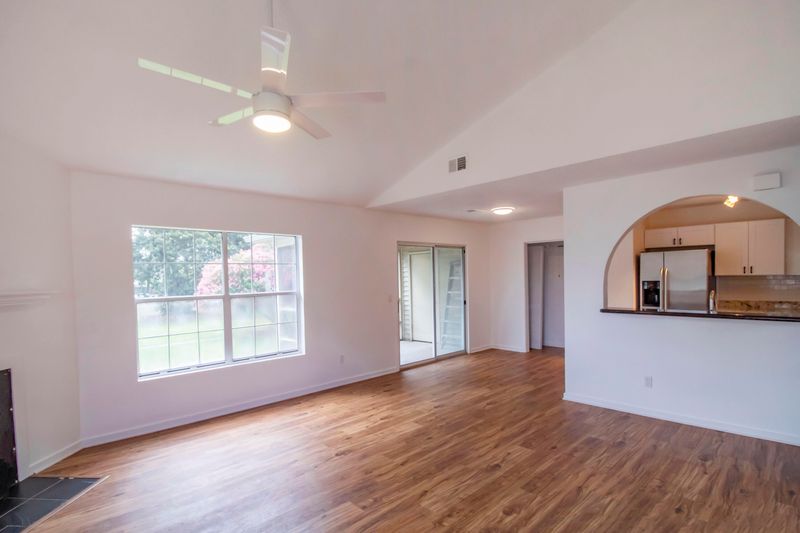 6231 Rolling Fork Rd #E, North Charleston, SC 29406