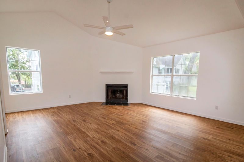 6231 Rolling Fork Rd #E, North Charleston, SC 29406