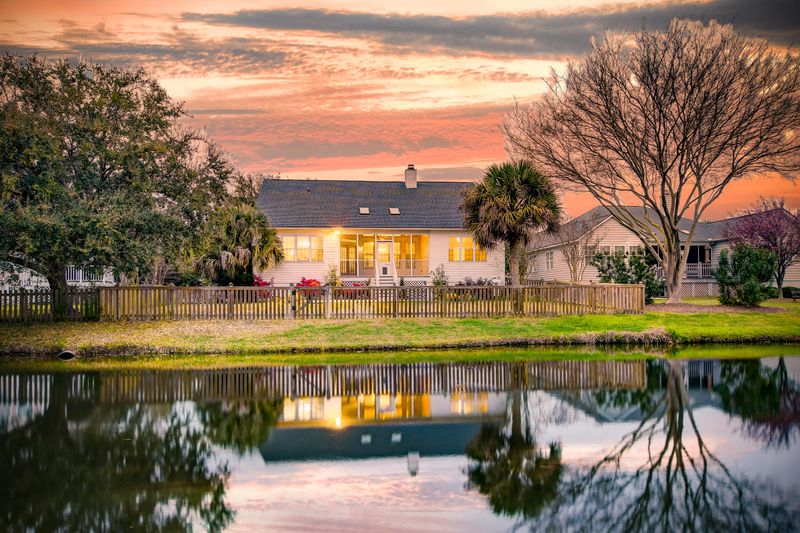 1524 Carolina Jasmine Rd, Mount Pleasant, SC 29464