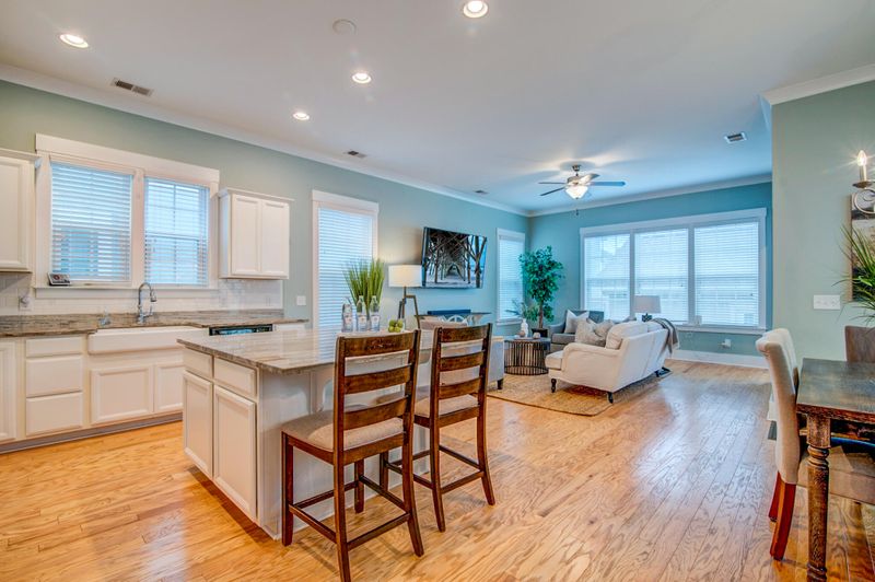 1068 Hills Plantation Dr, Charleston, SC 29412