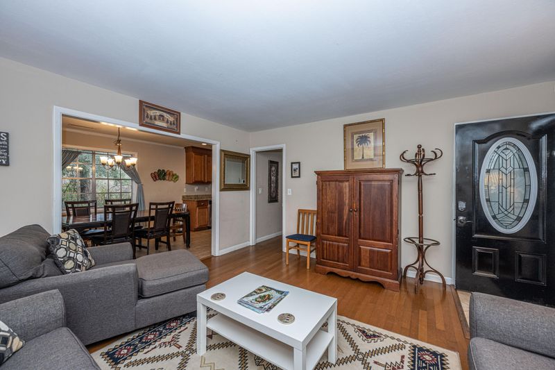 4449 Ventura Dr, North Charleston, SC 29405