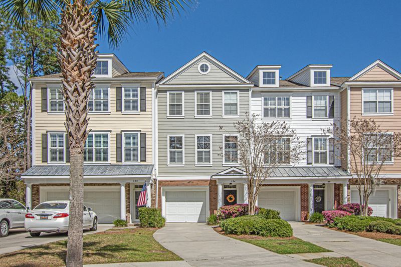 184 Fair Sailing Rd, Mount Pleasant, SC 29466