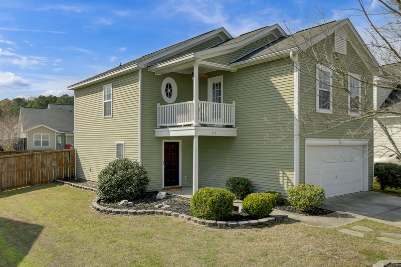 217 Market Hall St, Moncks Corner, SC 29461