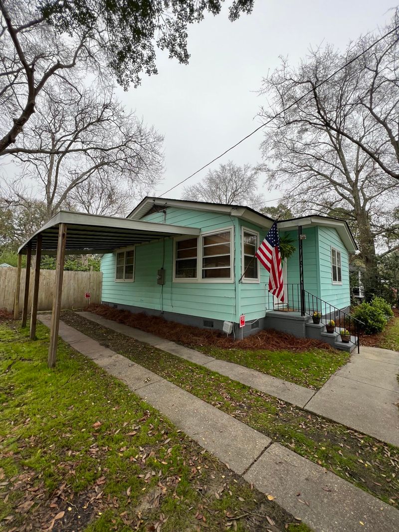 1604 Larry St, North Charleston, SC 29406