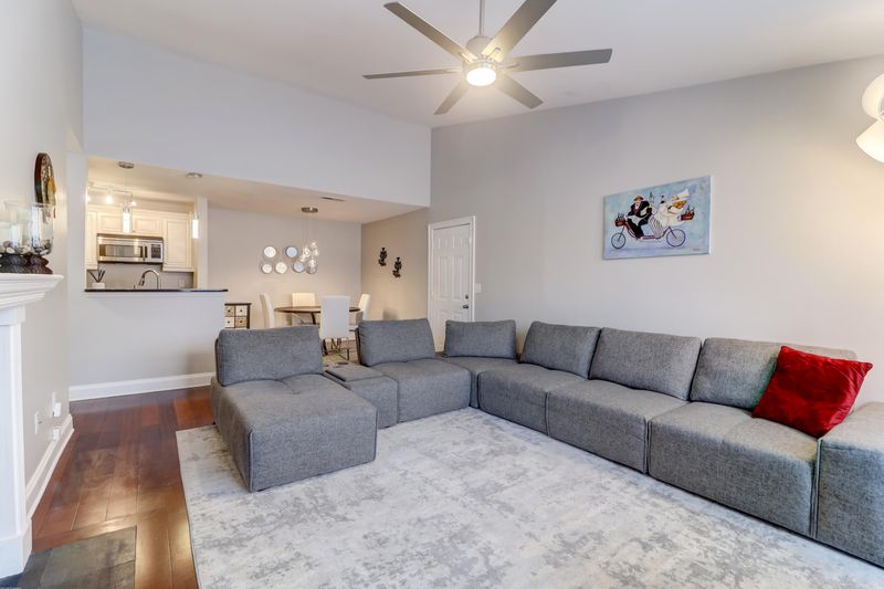 2011 N Highway 17 #2000 E, Mount Pleasant, SC 29466