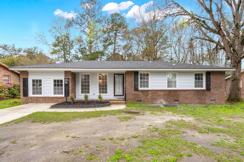 722 E 3rd N St, Summerville, SC 29485