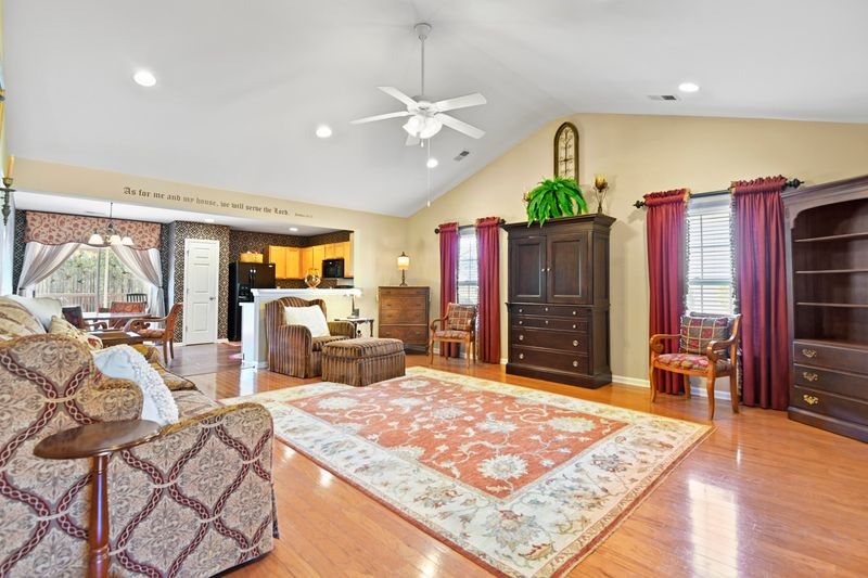 117 Decatur Dr, Summerville, SC 29486
