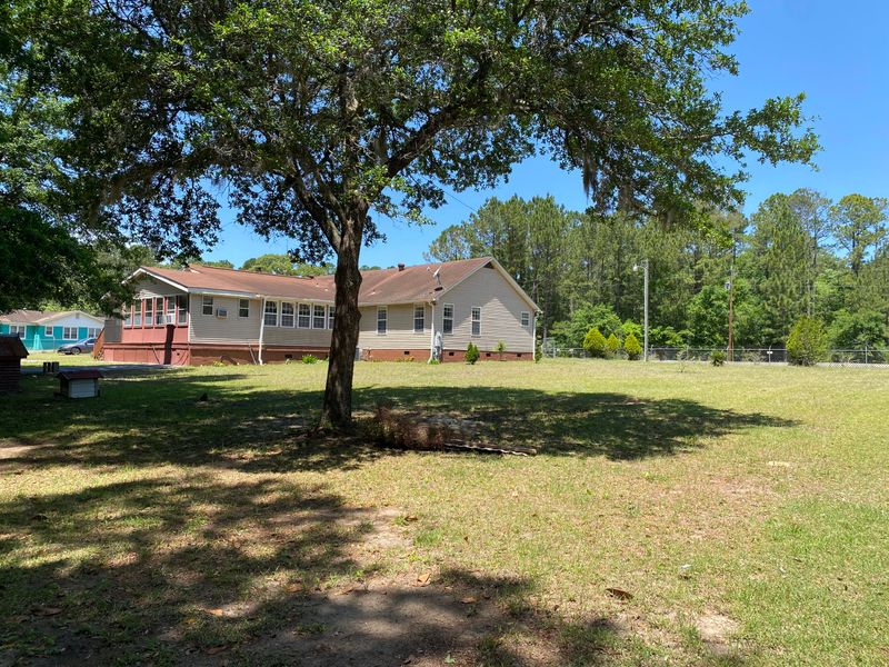 7481 Andy Rd, Hollywood, SC 29449