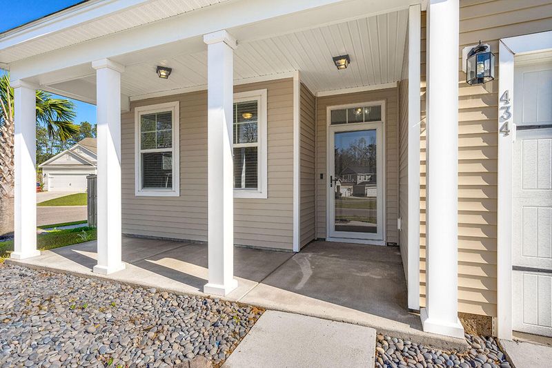 434 War Admiral Ln, Moncks Corner, SC 29461