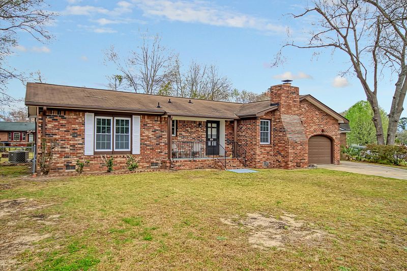 107 Star Dr, Ladson, SC 29456