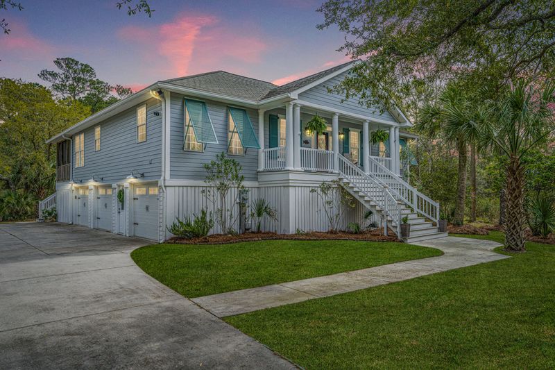 3716 River Station Ct, Mount Pleasant, SC 29466
