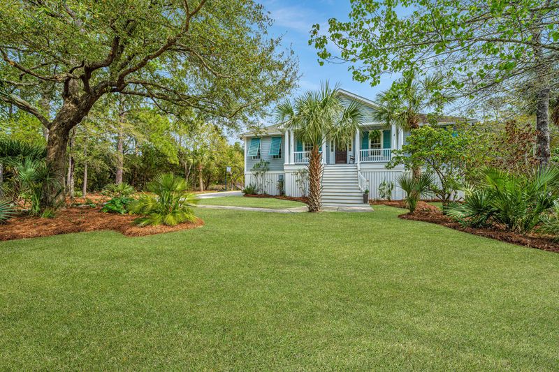 3716 River Station Ct, Mount Pleasant, SC 29466