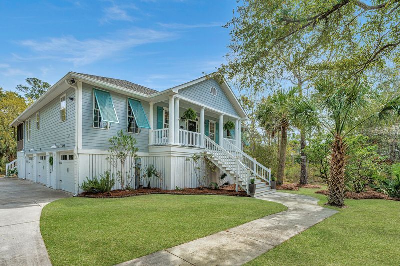 3716 River Station Ct, Mount Pleasant, SC 29466