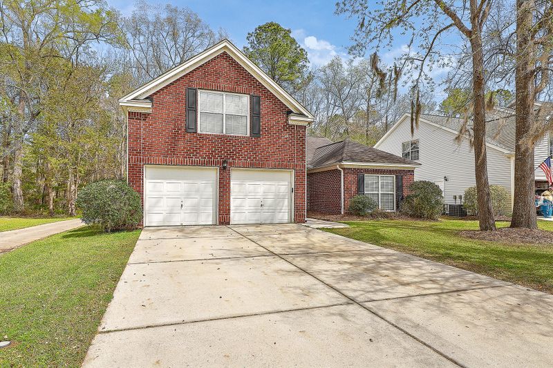 607 Pointe Of Oaks Rd, Summerville, SC 29485