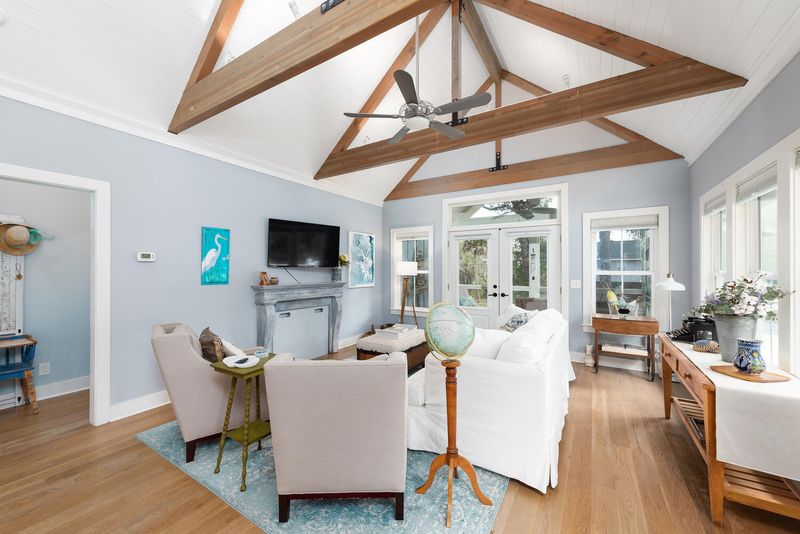3930 Lybrand St, Edisto Beach, SC 29438