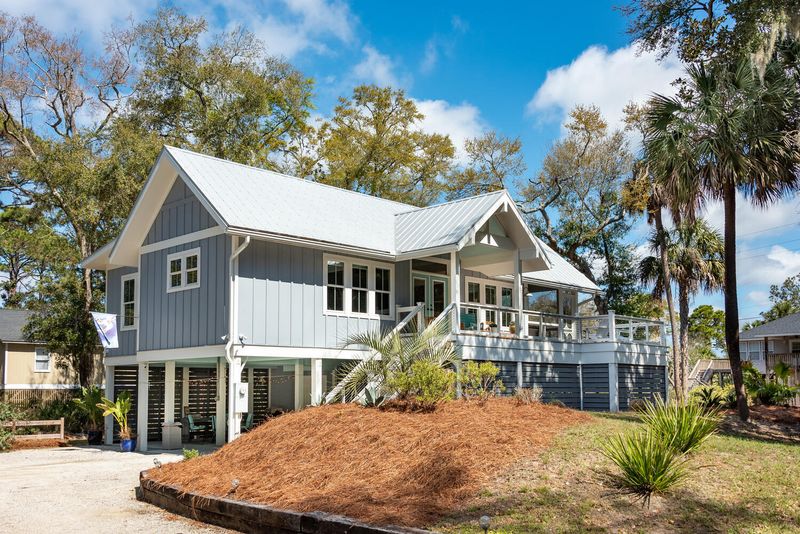 3930 Lybrand St, Edisto Beach, SC 29438