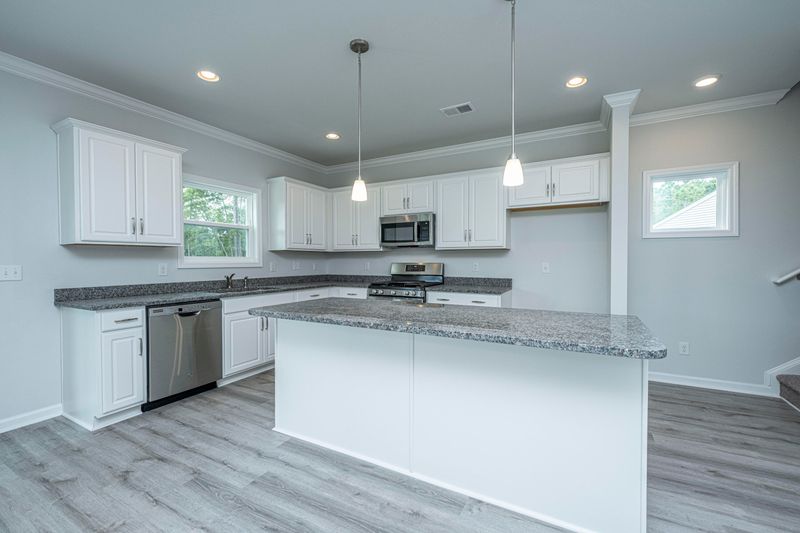 233 Clydesdale Cir, Summerville, SC 29486