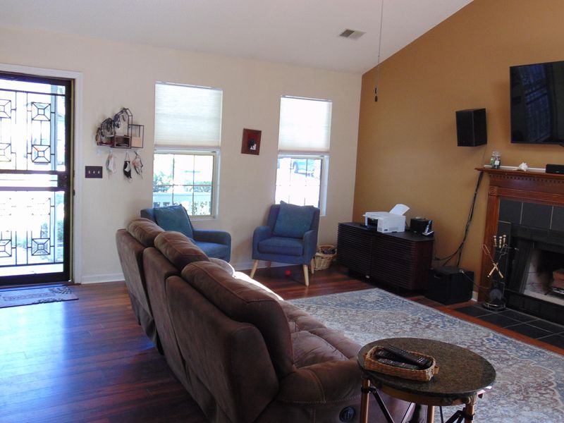 1244 Llewellyn Rd, Mount Pleasant, SC 29464