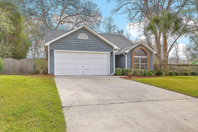 213 White Church Ln, Summerville, SC 29485