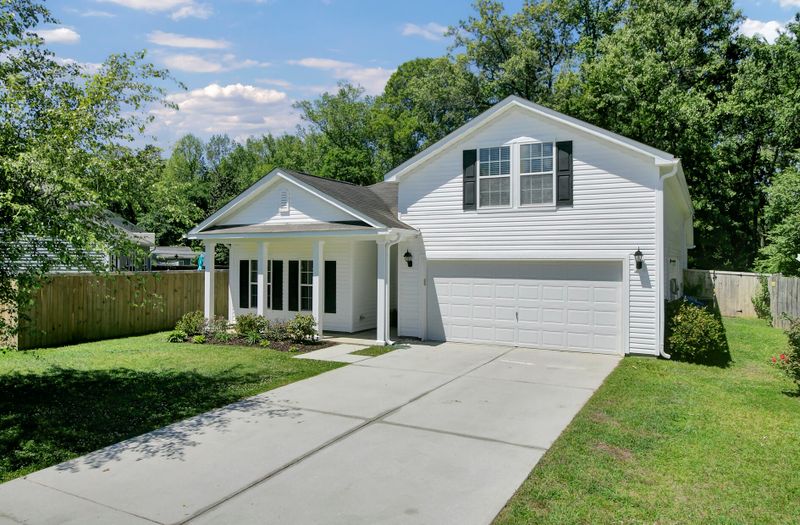 231 Goldfinch Ln, Summerville, SC 29485
