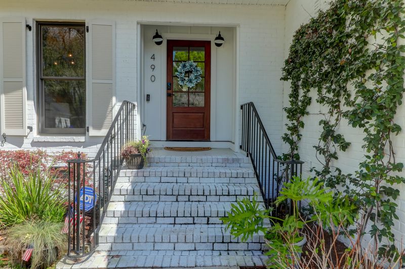 490 W Wimbledon Dr, Charleston, SC 29412