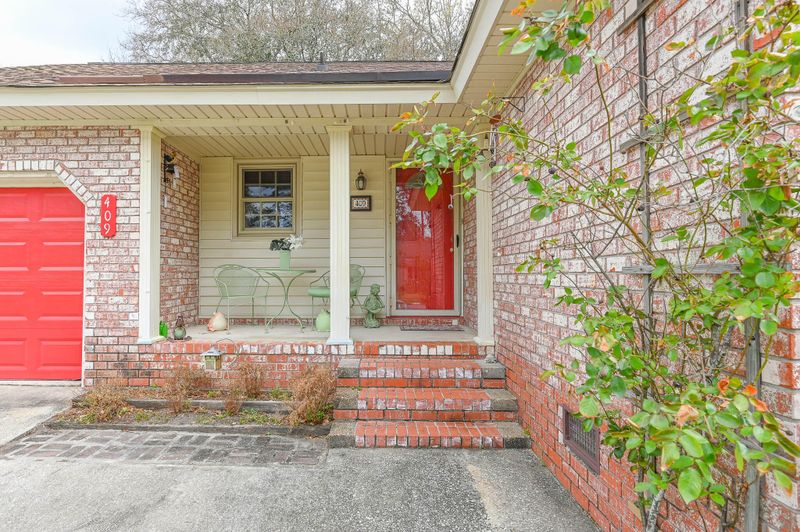 409 Summercourt Dr, Summerville, SC 29485