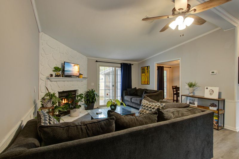 212 Grapevine Rd, Summerville, SC 29483