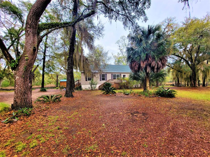 8131 Edisto Oak Ln, Edisto Island, SC 29438