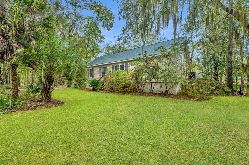8131 Edisto Oak Ln, Edisto Island, SC 29438