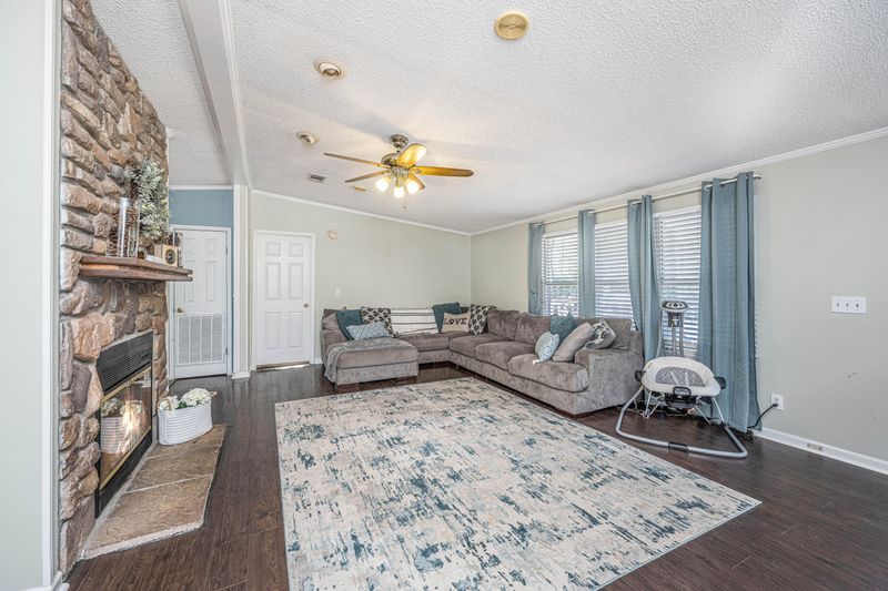 137 Hill Dr, Summerville, SC 29485