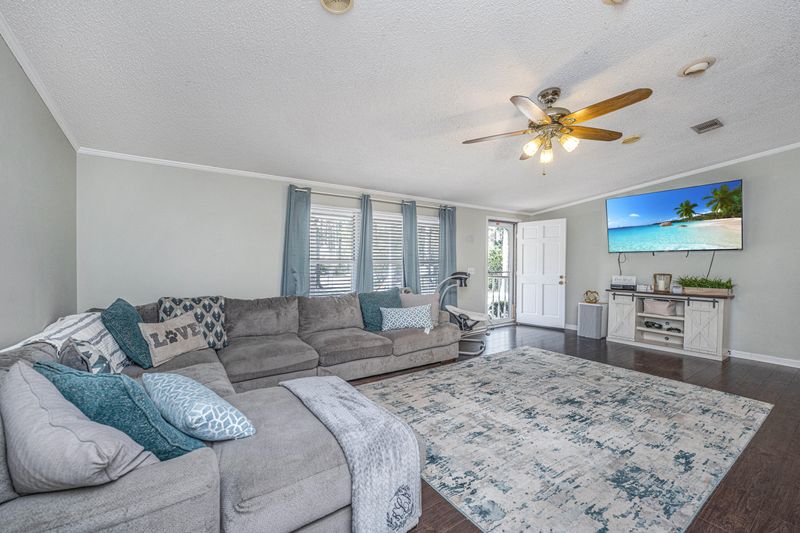 137 Hill Dr, Summerville, SC 29485