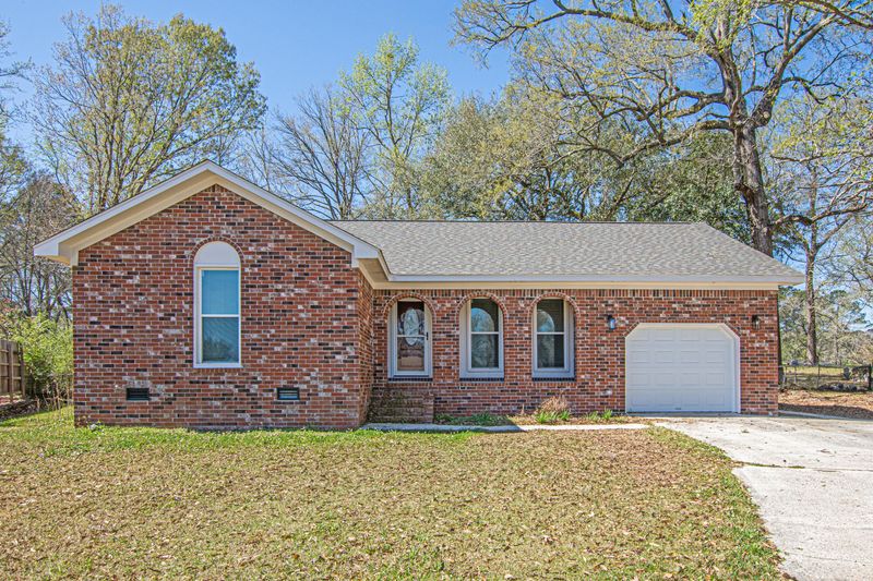 3 Mcblack Ct, Goose Creek, SC 29445