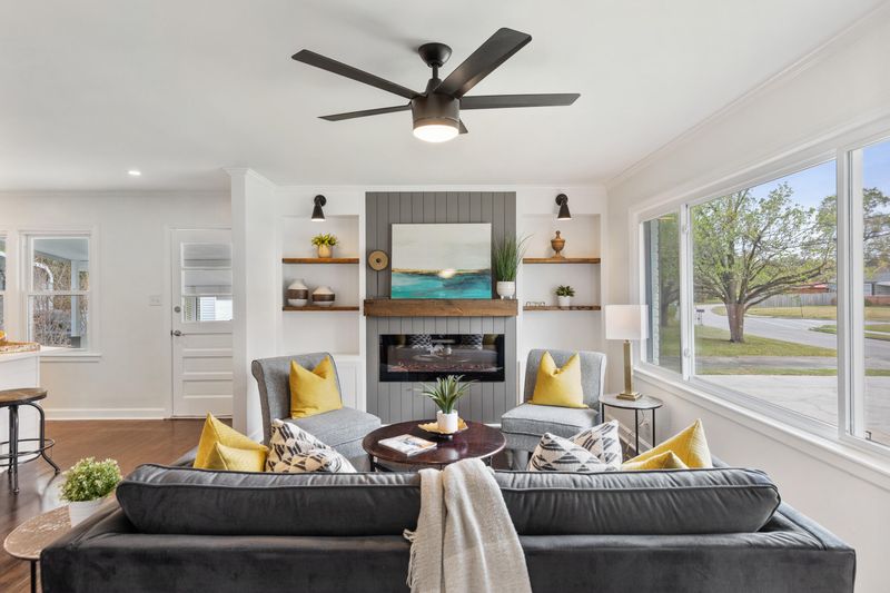 1806 Wasp St, North Charleston, SC 29405