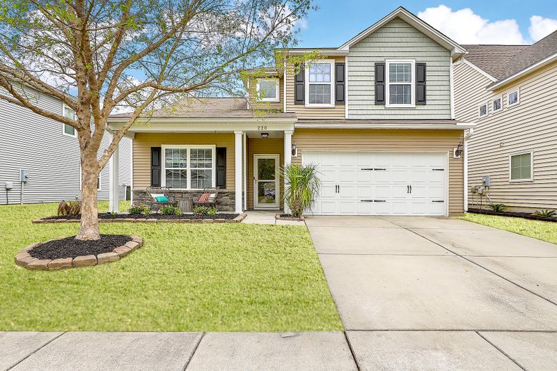 220 Old Savannah Dr, Goose Creek, SC 29445
