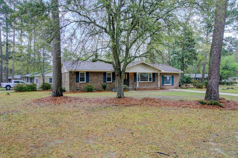 100 Caddy Ct, Summerville, SC 29483