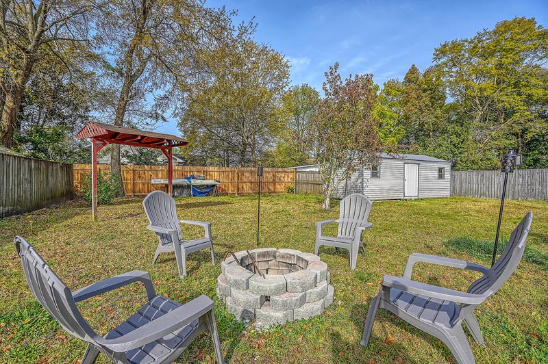 1349 Ashley Hall Rd, Charleston, SC 29407