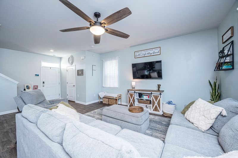 9698 Roseberry St, Ladson, SC 29456