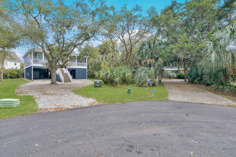 36 Battery Park Rd, Edisto Island, SC 29438
