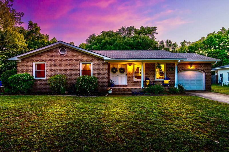 947 Nabors Dr, Charleston, SC 29412