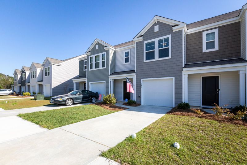 146 Gaura Ln, Summerville, SC 29483