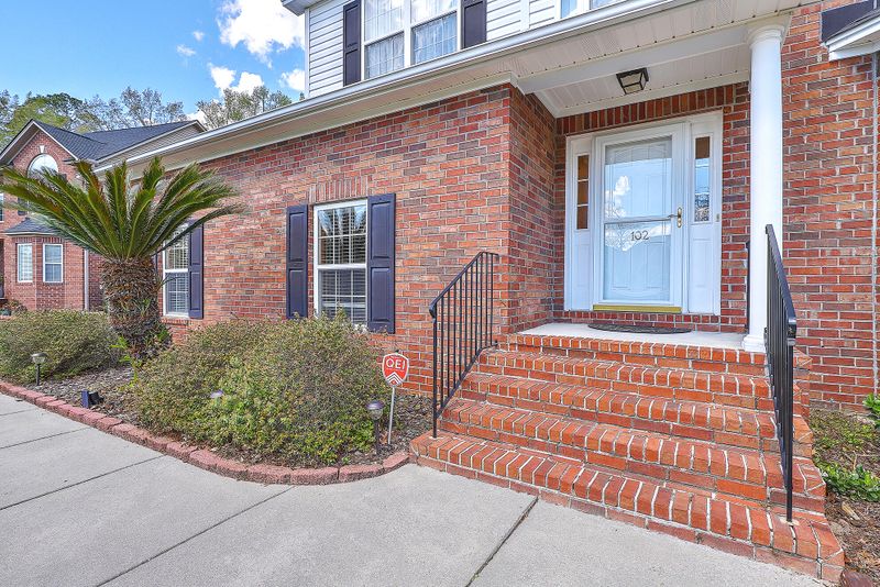 102 Westover Dr, Goose Creek, SC 29445