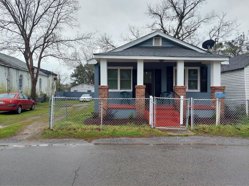2031 Delaware Ave, North Charleston, SC 29405