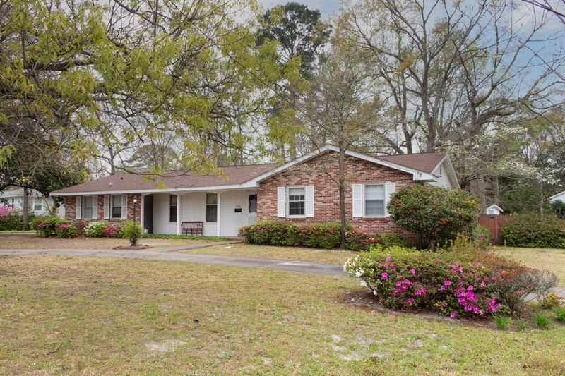 1101 San Jose Ln, Hanahan, SC 29410