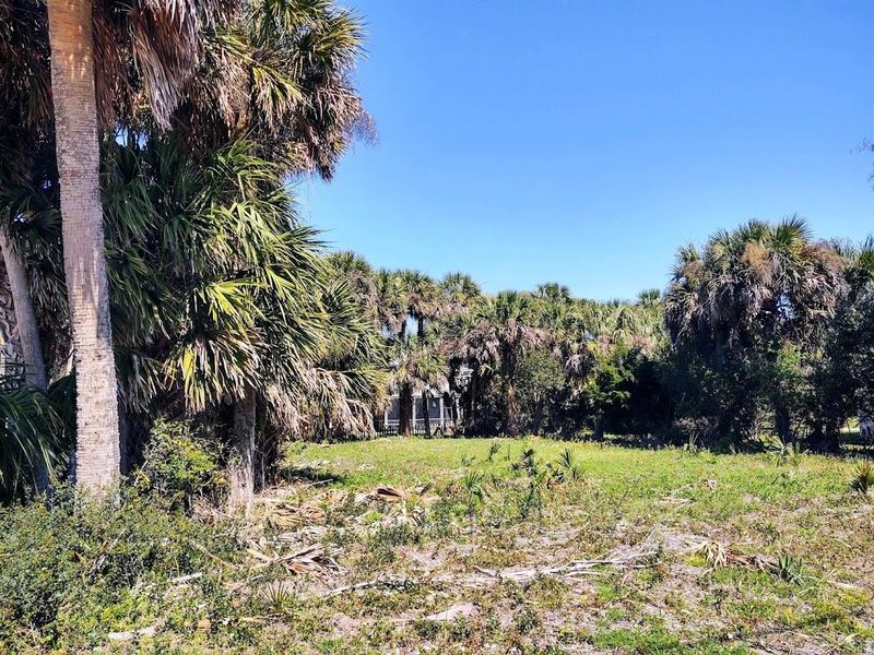 611 Palmetto Blvd, Edisto Beach, SC 29438