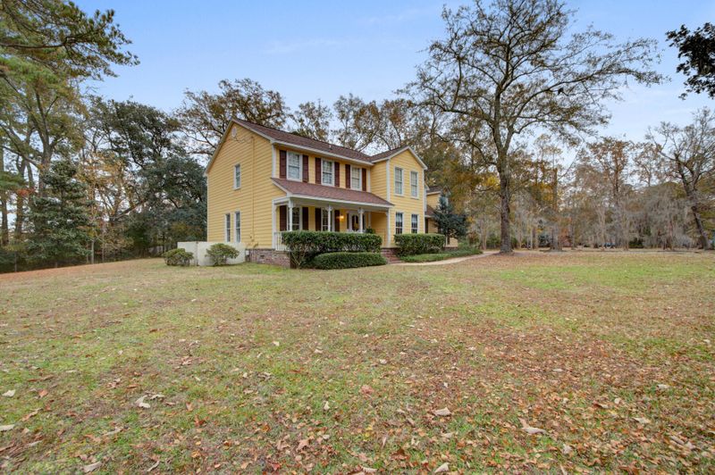 142 Pelzer Dr, Summerville, SC 29485