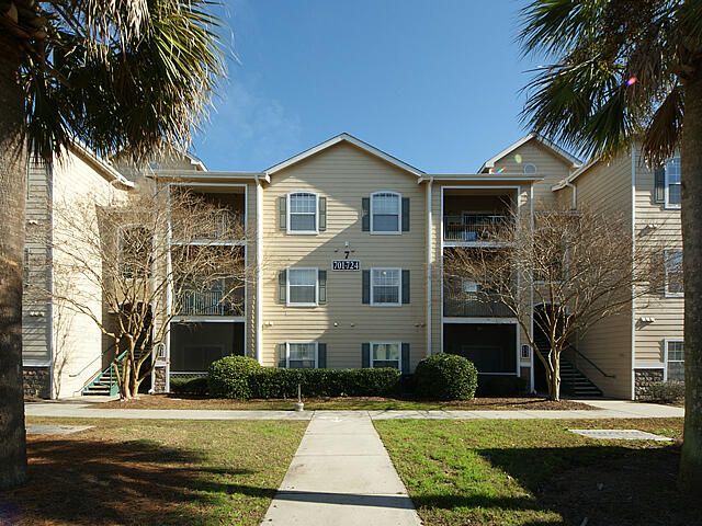 1300 Park West Blvd #112, Mount Pleasant, SC 29466