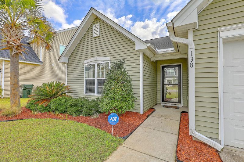 138 Marinella Dr, Goose Creek, SC 29445