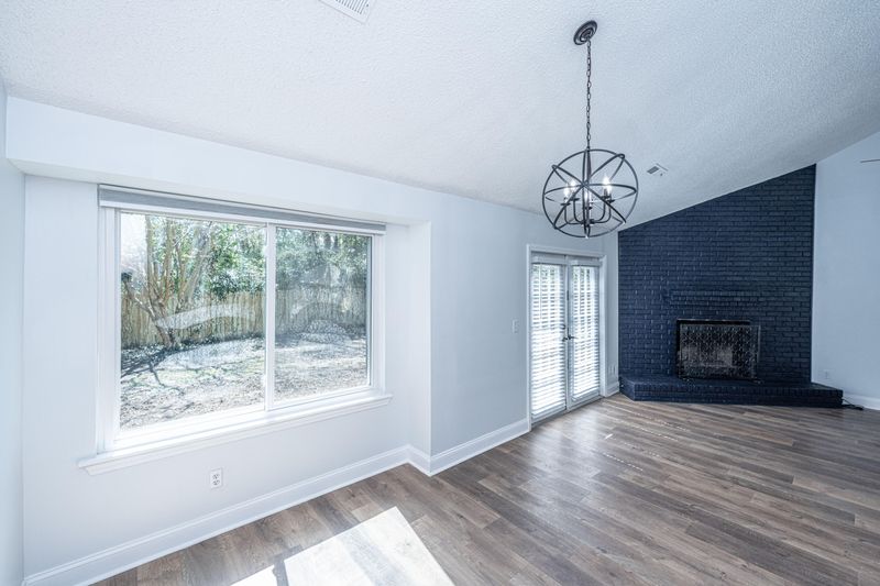 102 Timberline Trl, North Charleston, SC 29418